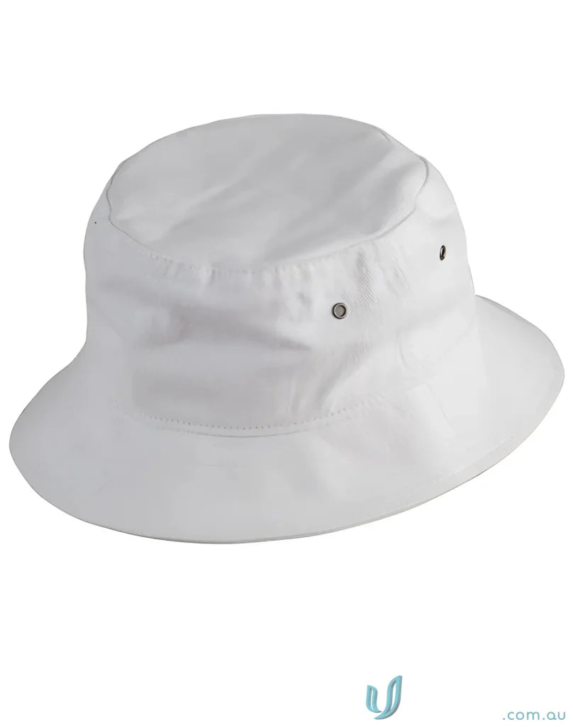 Winning Spirit CH29 Bucket Hat in White