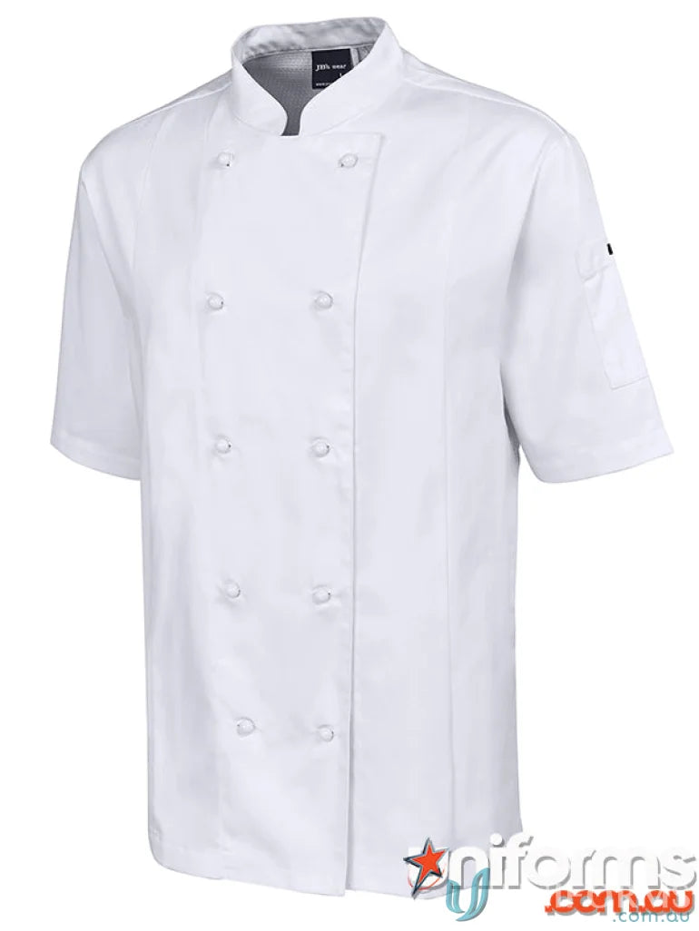 Vented chef’s jacket 5cvs with underarm mesh fabric to stay cool in the kitchen