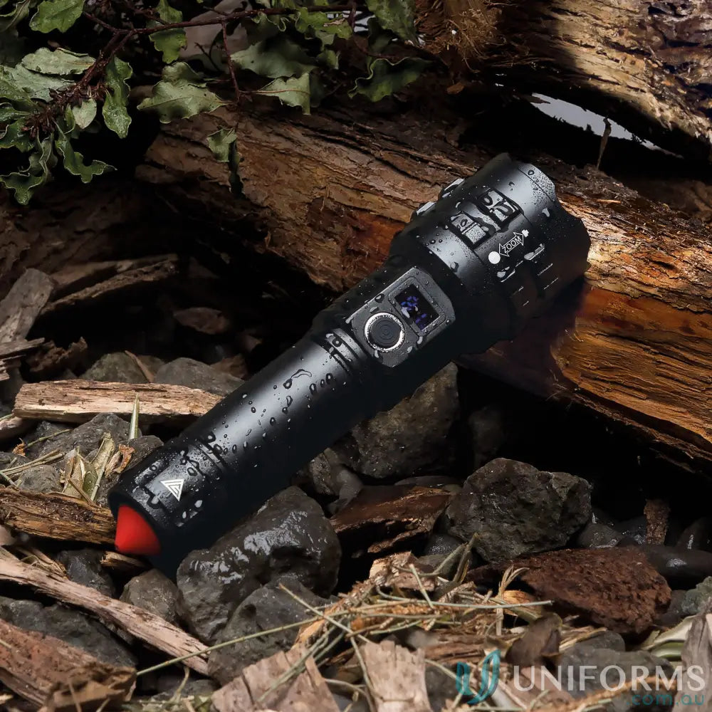 15W LED torch IGLPT LuminaPro 15W XHP70 LED Torch with Adjustable Zoom front product image