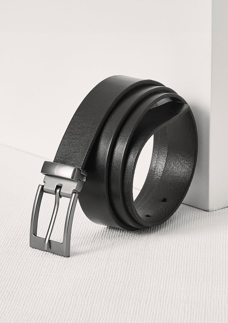 Mens leather belt with sleek matte black buckle