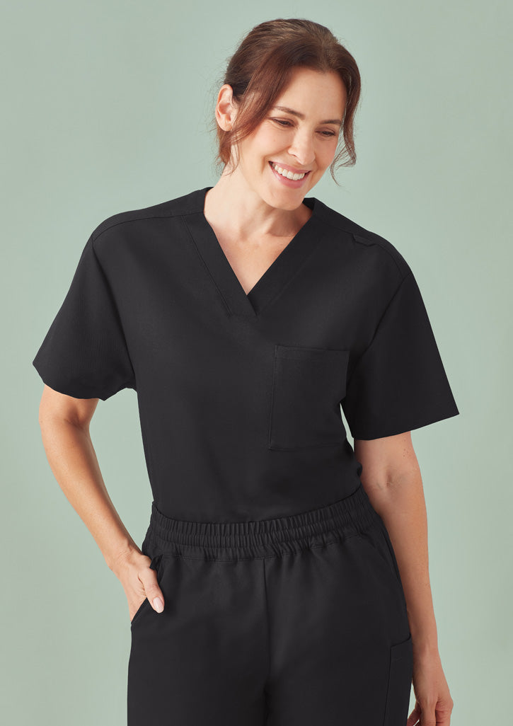 Unisex Pulse V-Neck scrub top in black with relaxed fit pocket
