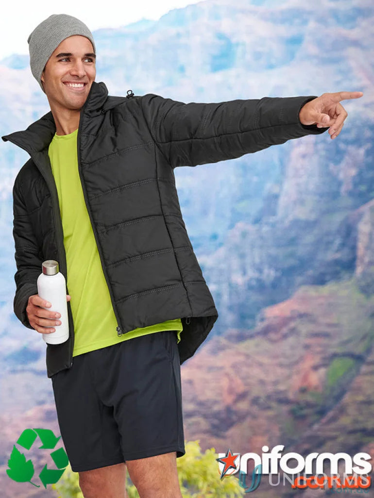 Man in black Winning Spirit 3D Cut Sustainable Seamless Parka, certified recycled pet, durable water-repellent outerwear