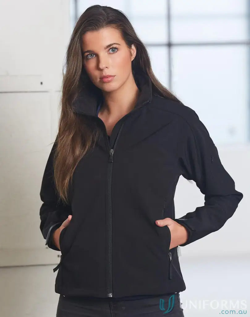 Jk24 ladies softshell black zip-up jacket with side pockets