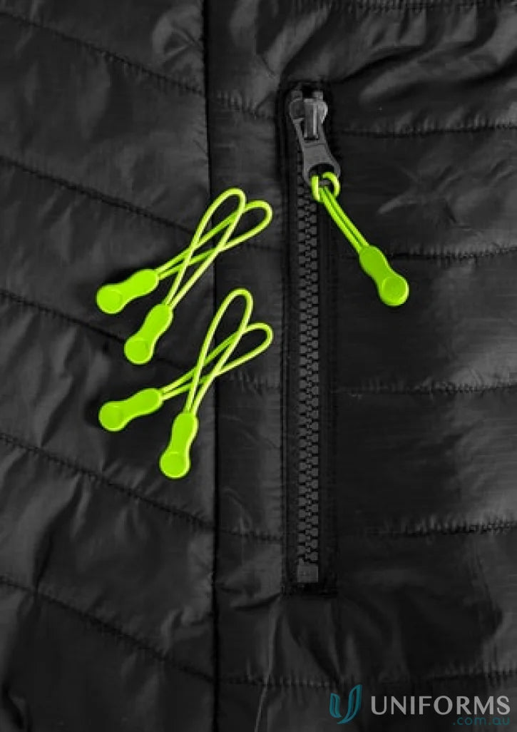 Black quilted jacket from Collection Zippies J744 with eyelet head zippers and a powerful solution feel