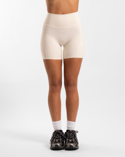Invisible Scrunch Pocket Short