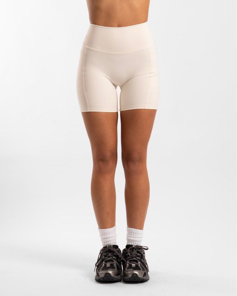 Invisible Scrunch Pocket Short