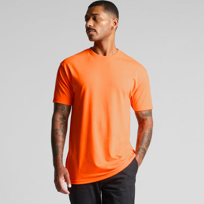 Orange t-shirt with short sleeves and crew neck, made of polyester.