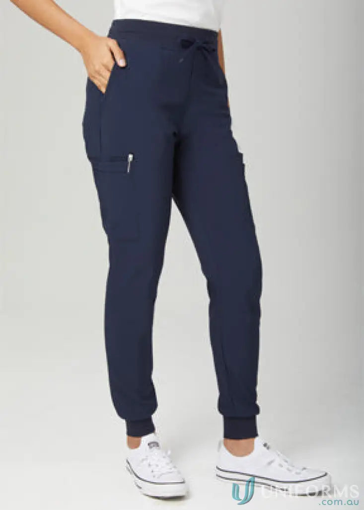 Navy blue jogger pants from the City Collection with pocket detail, recycled polyester, and 4-way stretch for all-day comfort