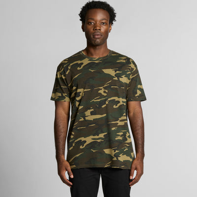 Camouflage t-shirt with olive green and brown hues, short sleeves, crew neck, made of cotton blend.