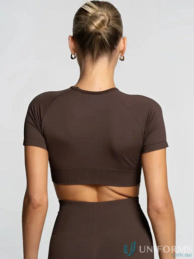 Brown seamless cropped espresso tee with ribbed hem perfect for comfortable workwear and casual uniforms