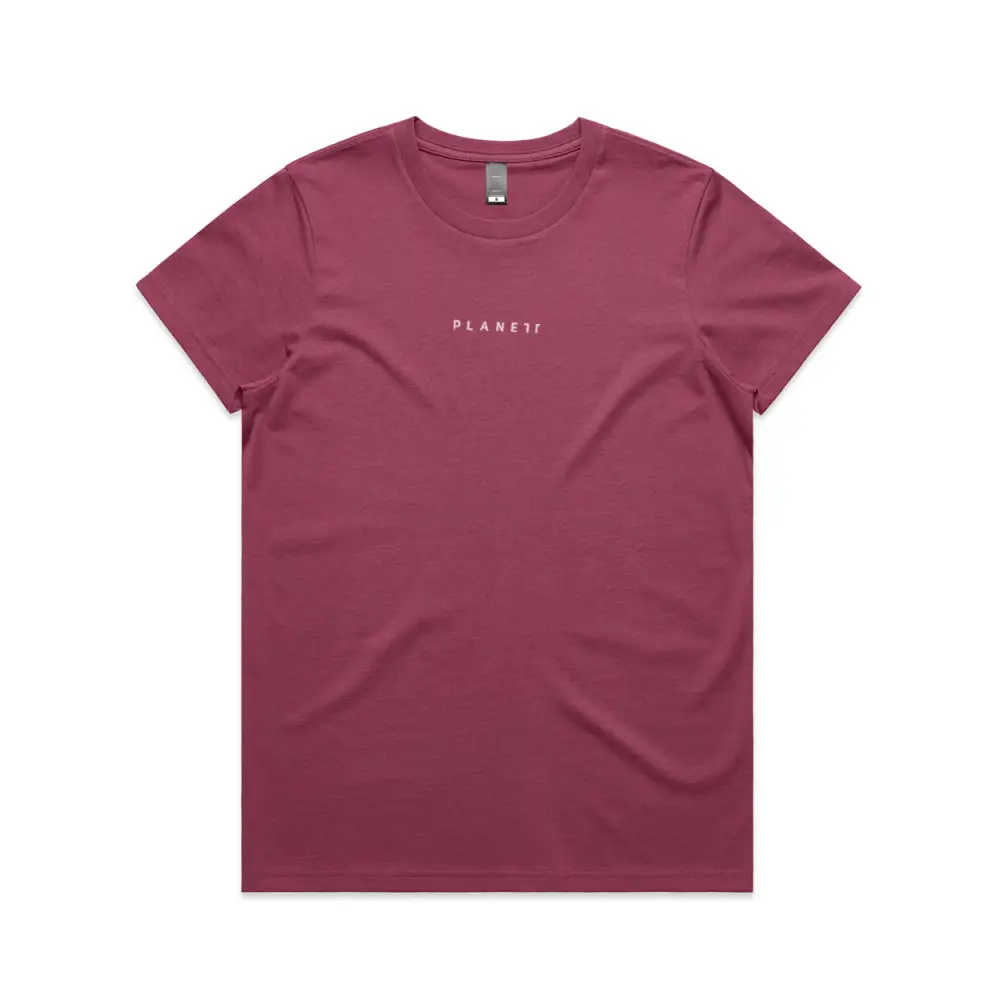 Maroon crew neck t-shirt.